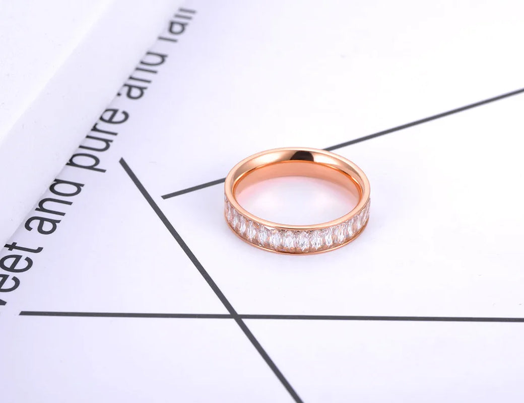 Titanium Stainless Steel Full Cubic Zirconia Anniversary Ring Jewelry Trendy CZ Crystal Wedding Rings for Women R20072