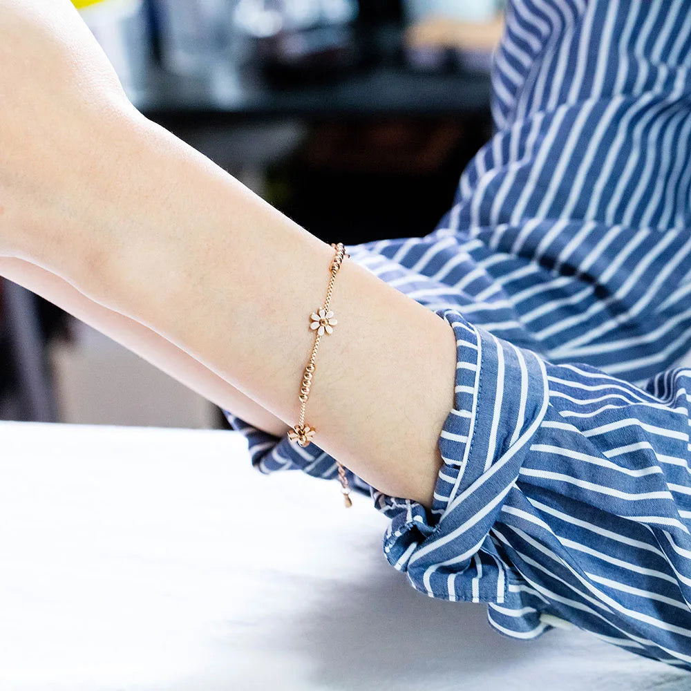 Titanium Steel Rose Gold Plated Small Fresh Daisy Charm Bracelet Female Jewelry Trendy Chain & Link Bracelets B18196